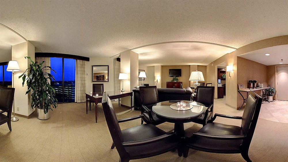 Hotel Sheraton Brookhollow