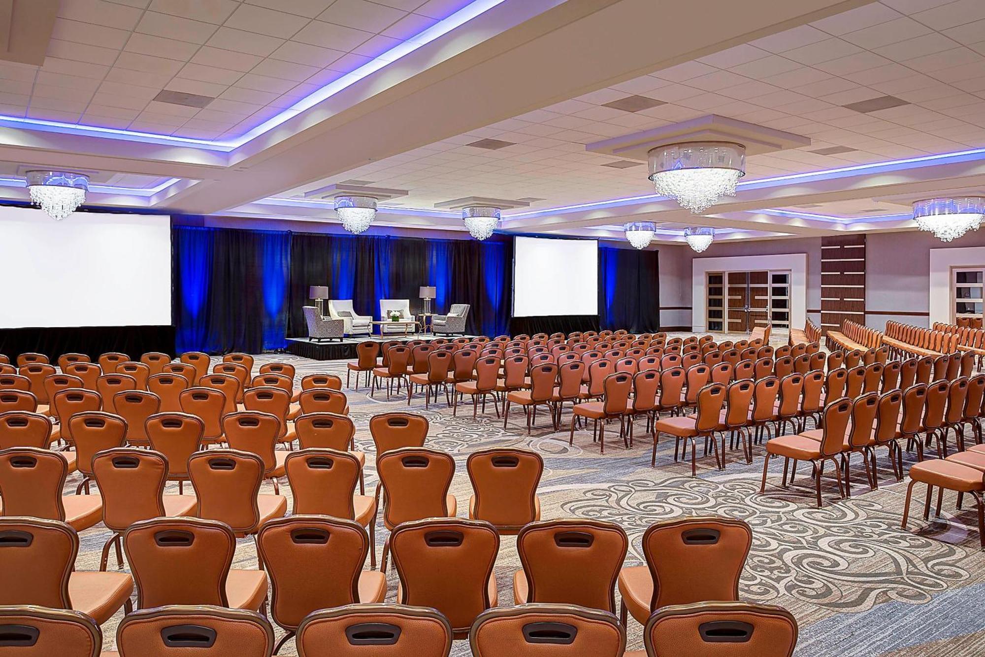 Sheraton Brookhollow 3*