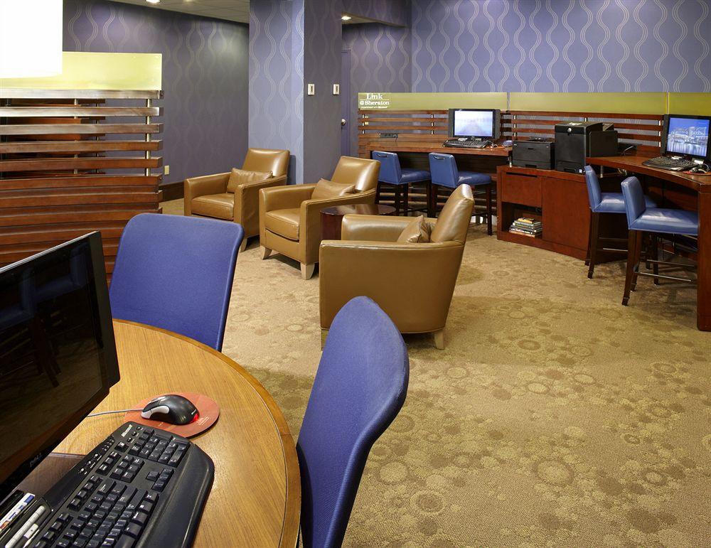 Sheraton Brookhollow Hotel 3*