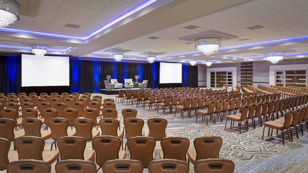 Sheraton Brookhollow Hotel 3*